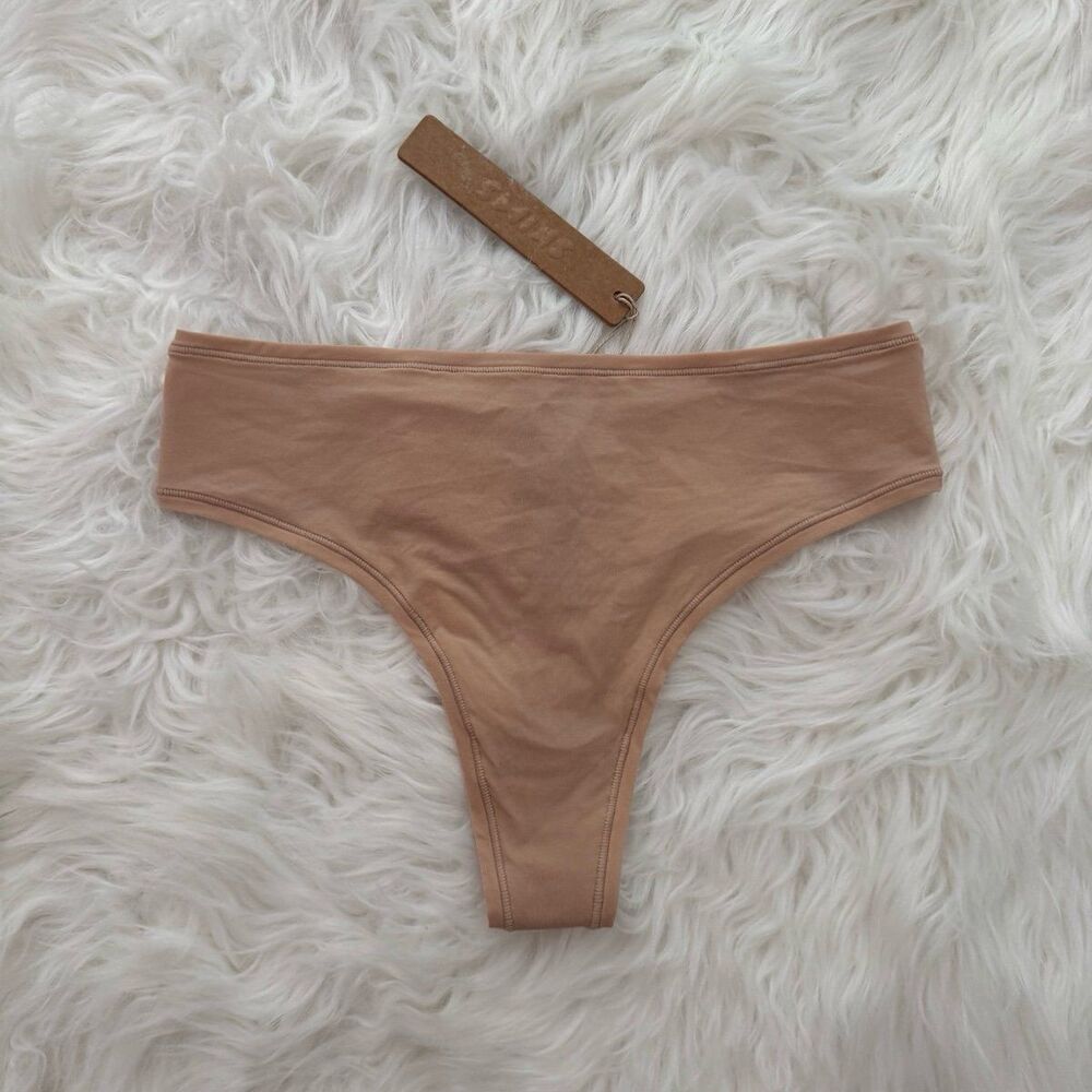 Skims Fits Everybody Thong Clay Size Small